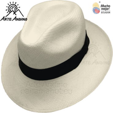 Un Europeo Especial: cappello Panama a forma di Bogart con fascia nera.